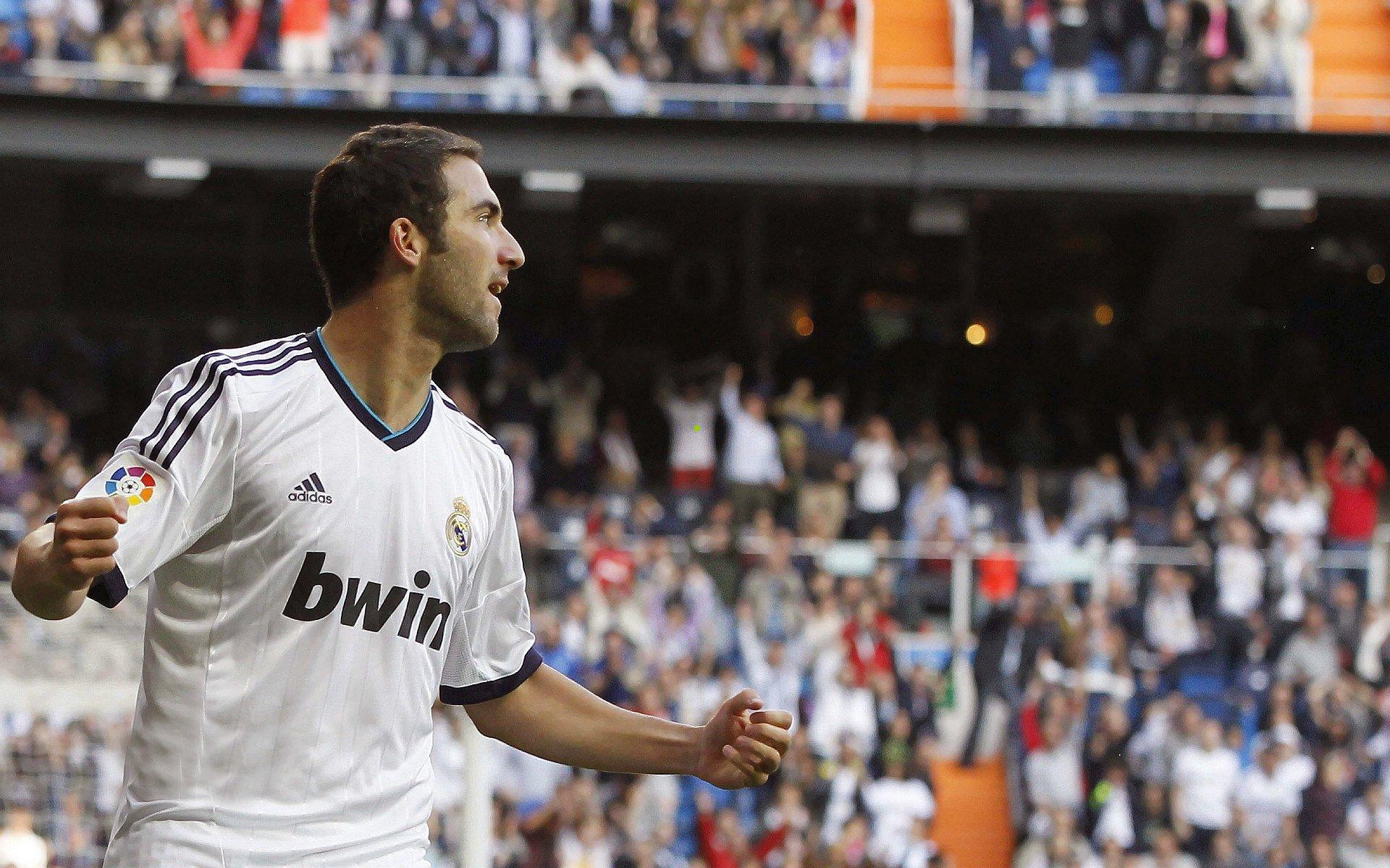 武什科维奇惊世倒钩绝杀 汉堡队压哨保级演绎绿茵奇迹