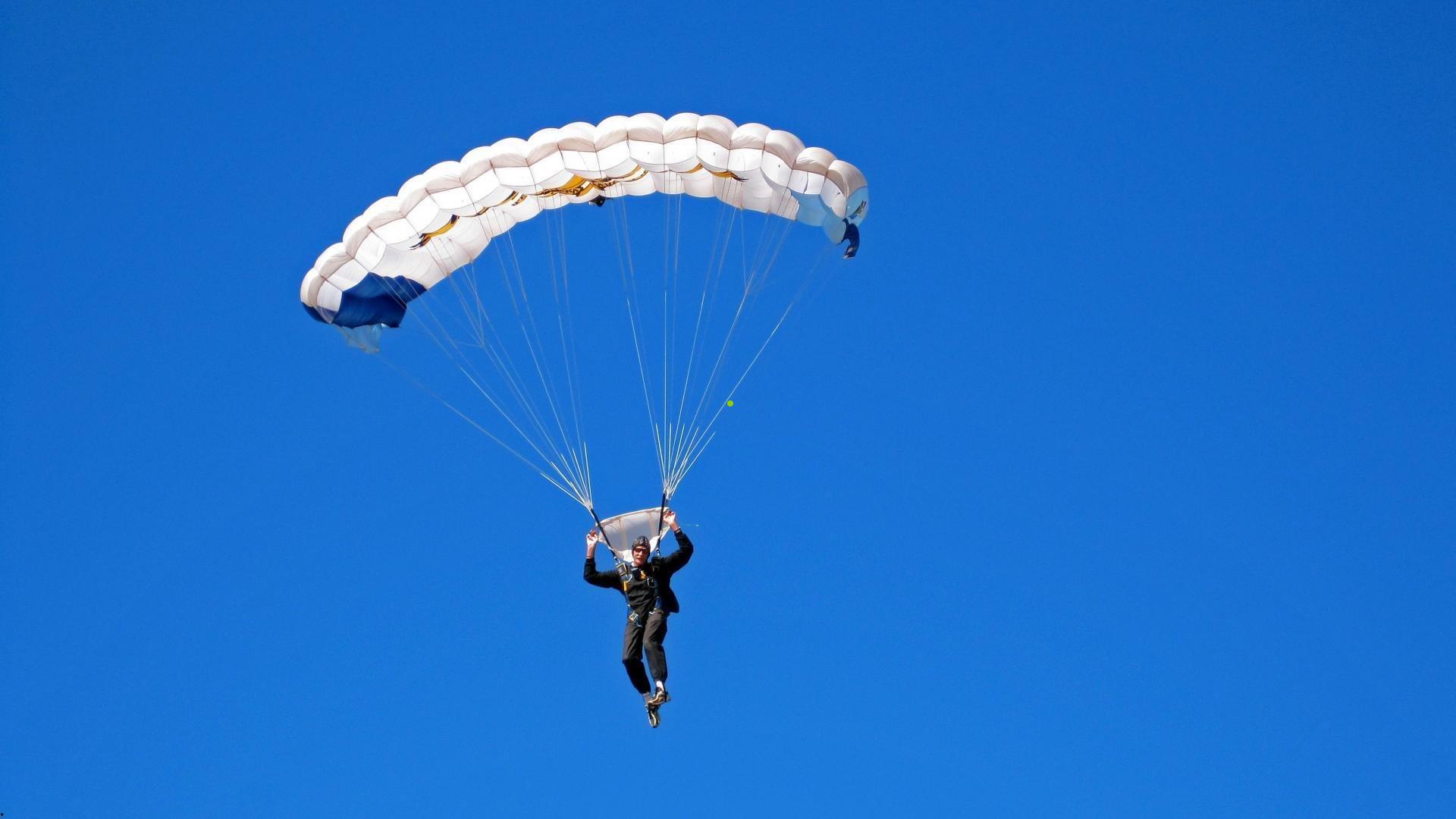 专栏 王勤伯深度解析，足球场上的性别角色转换—男足趋向技术化，女足展现力量风潮